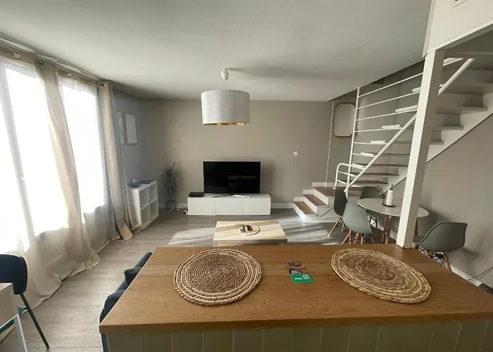 Magnifique Duplex Avec 2 Chambres Et Parking Gratuit