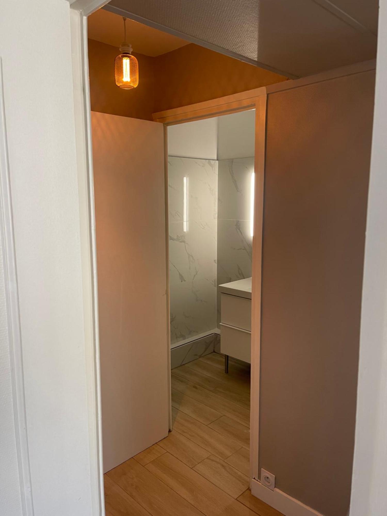 Magnifique Duplex Avec 2 Et Parking Gratuit Appartement