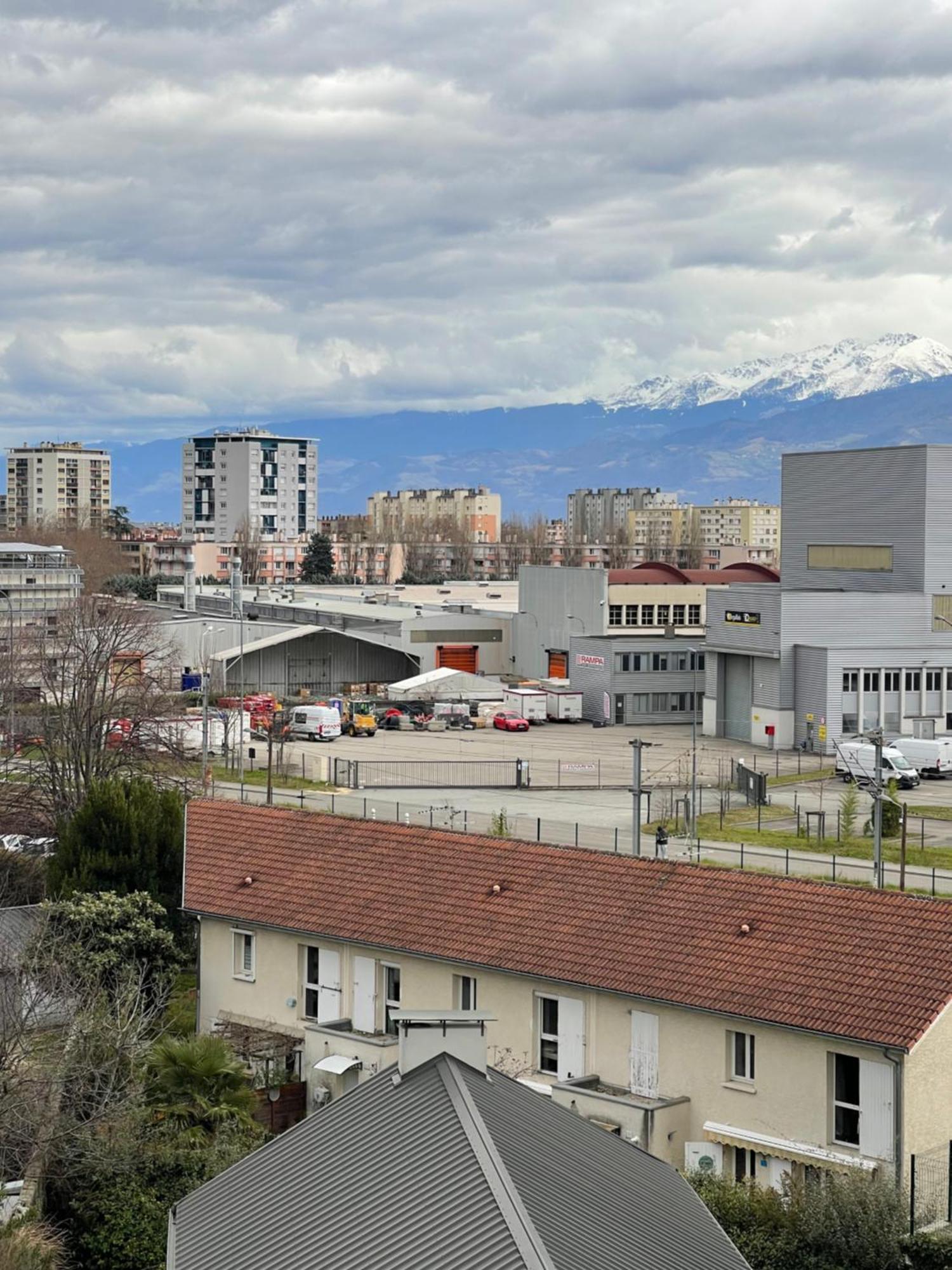 Magnifique Duplex Avec 2 Et Parking Gratuit